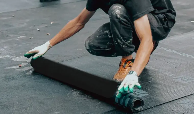 Membrane roll on a flat roof